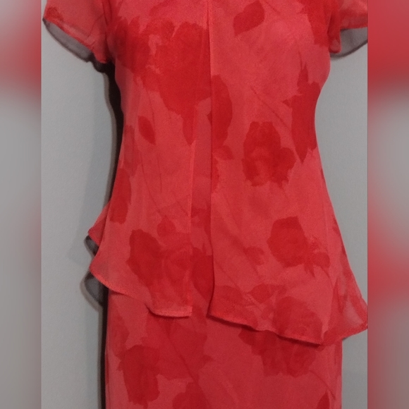 Red Dress Holiday attire - Picture 2 of 5